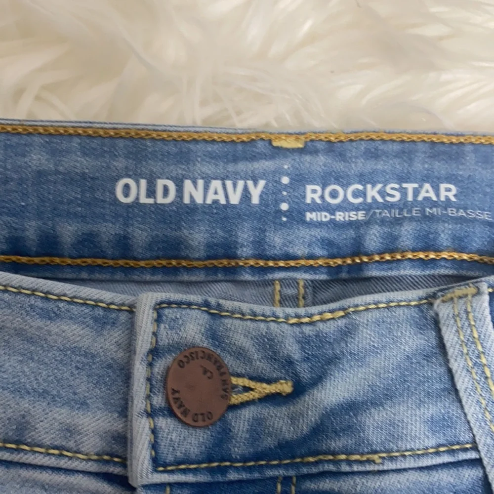 OLD NAVY ROCKSTAR MID-RISE DISTRESSED JEANS - Picture 7 of 8